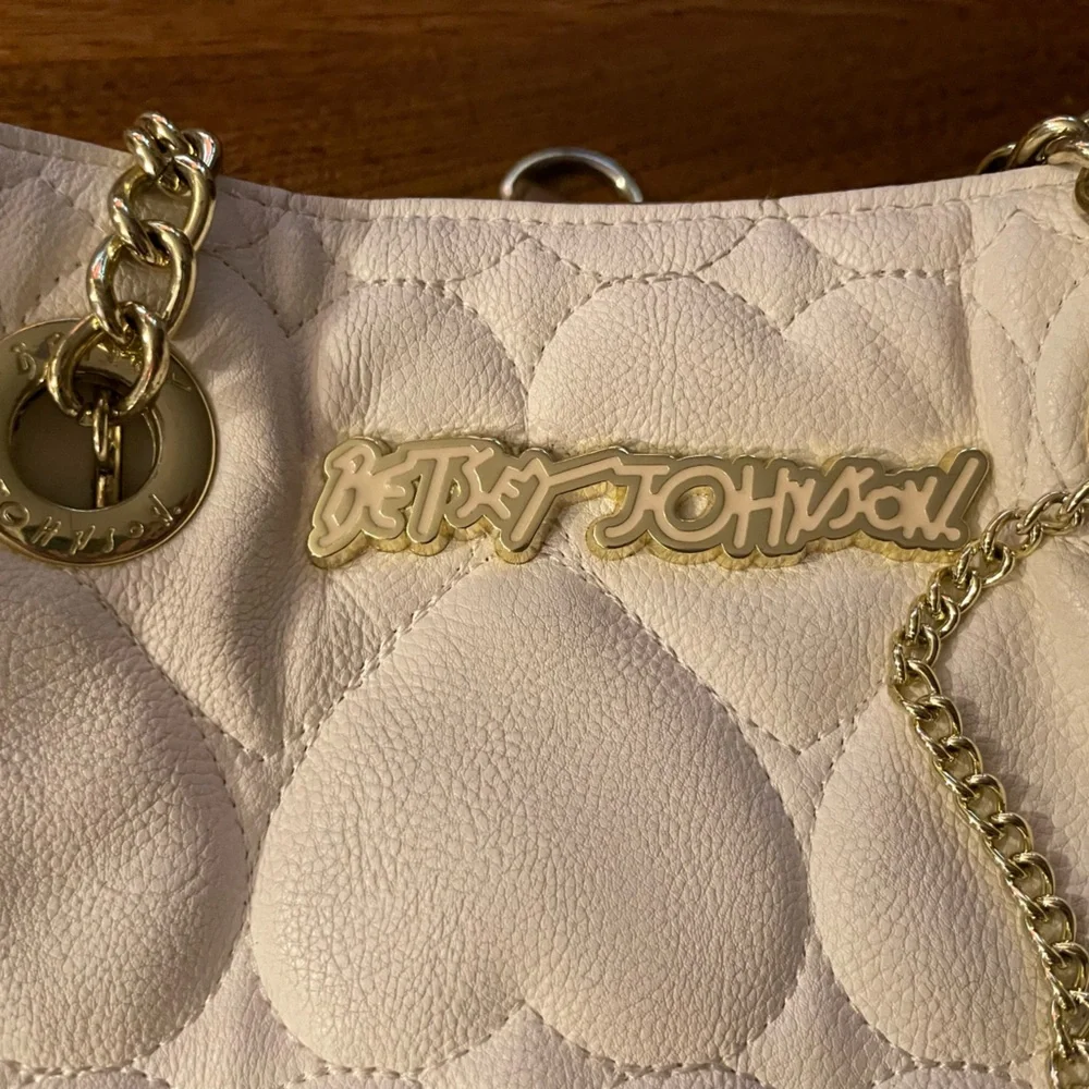 Betsey Johnson Cream and Tan Heart Quilted Bag with Pink Rose - Picture 2 of 9